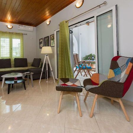 Thano'S Stylish Flat Just 150M To The Beach Faraí Eksteriør billede