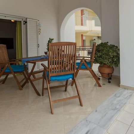 Thano'S Stylish Flat Just 150M To The Beach Faraí Eksteriør billede