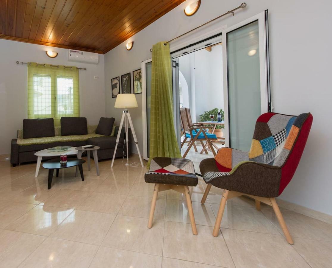 Thano'S Stylish Flat Just 150M To The Beach Faraí Eksteriør billede
